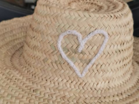 Chapeau brodé Coeur