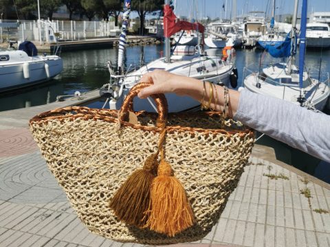 Panier à pompons marron
