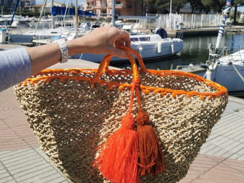 Panier pompons orangé
