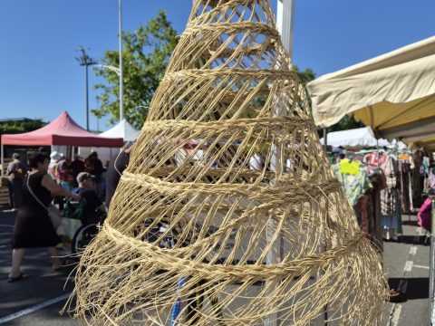 Suspension ajourée forme conique